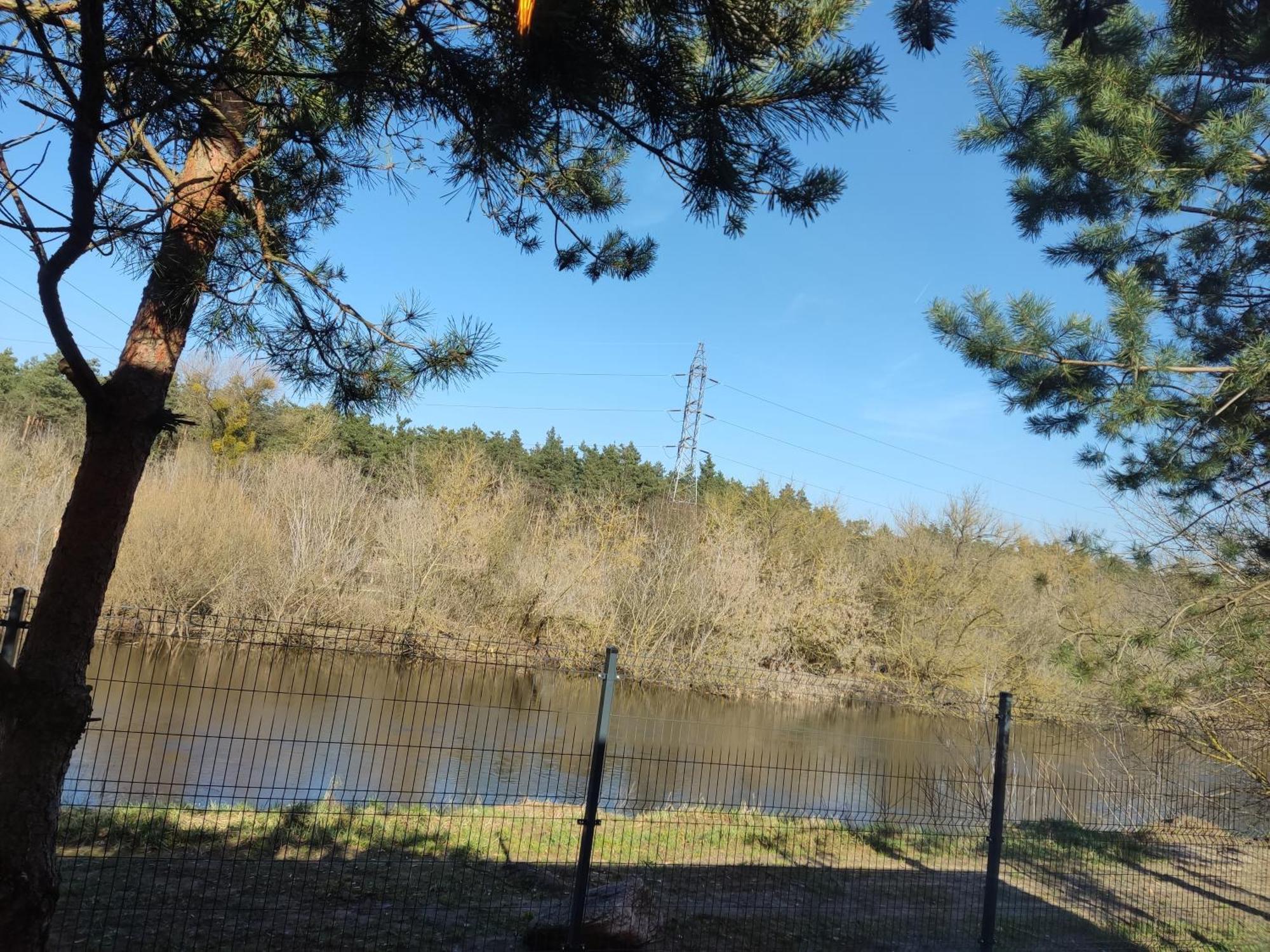 Domek Caloroczny Nad Rzeka Wkra Pomiechówek Exteriör bild
